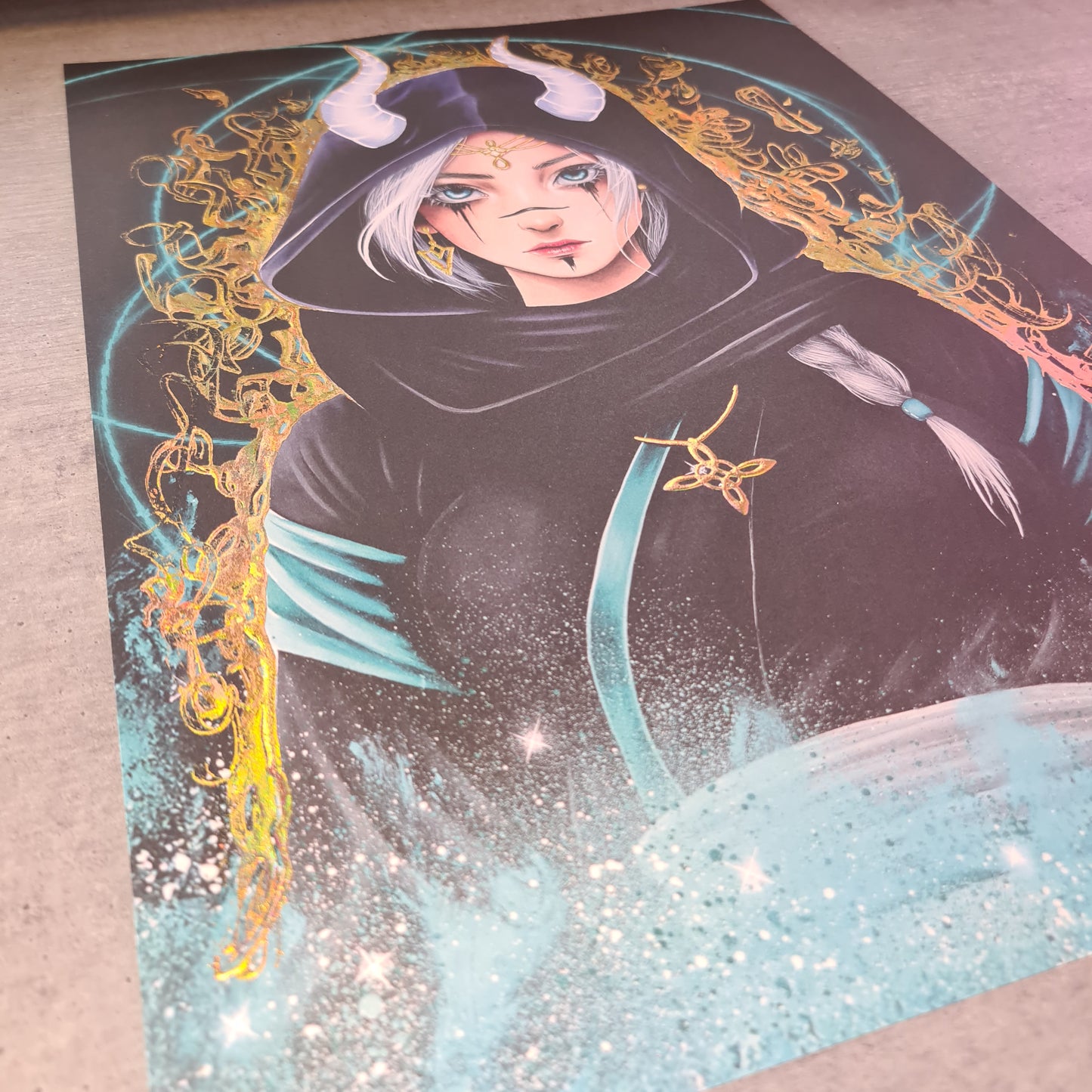 Ezra Holo-Poster GOLD