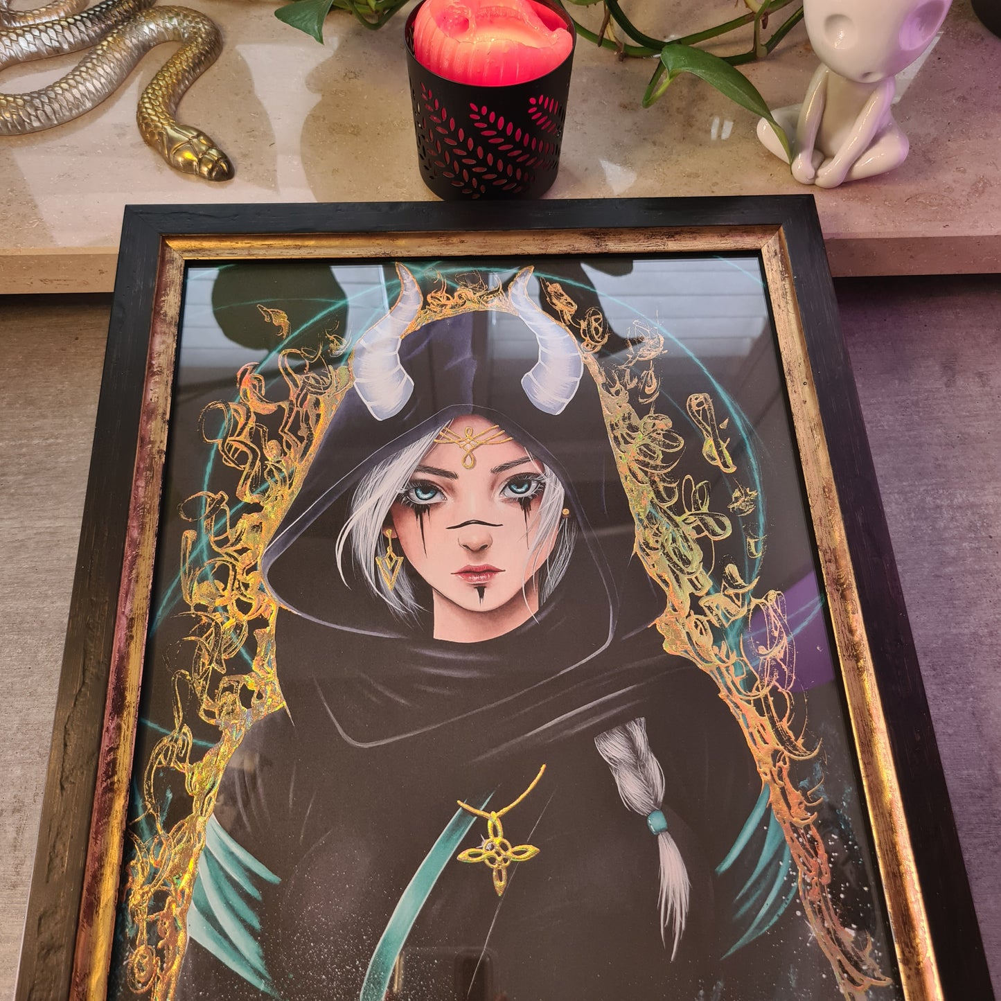Ezra Holo-Poster GOLD
